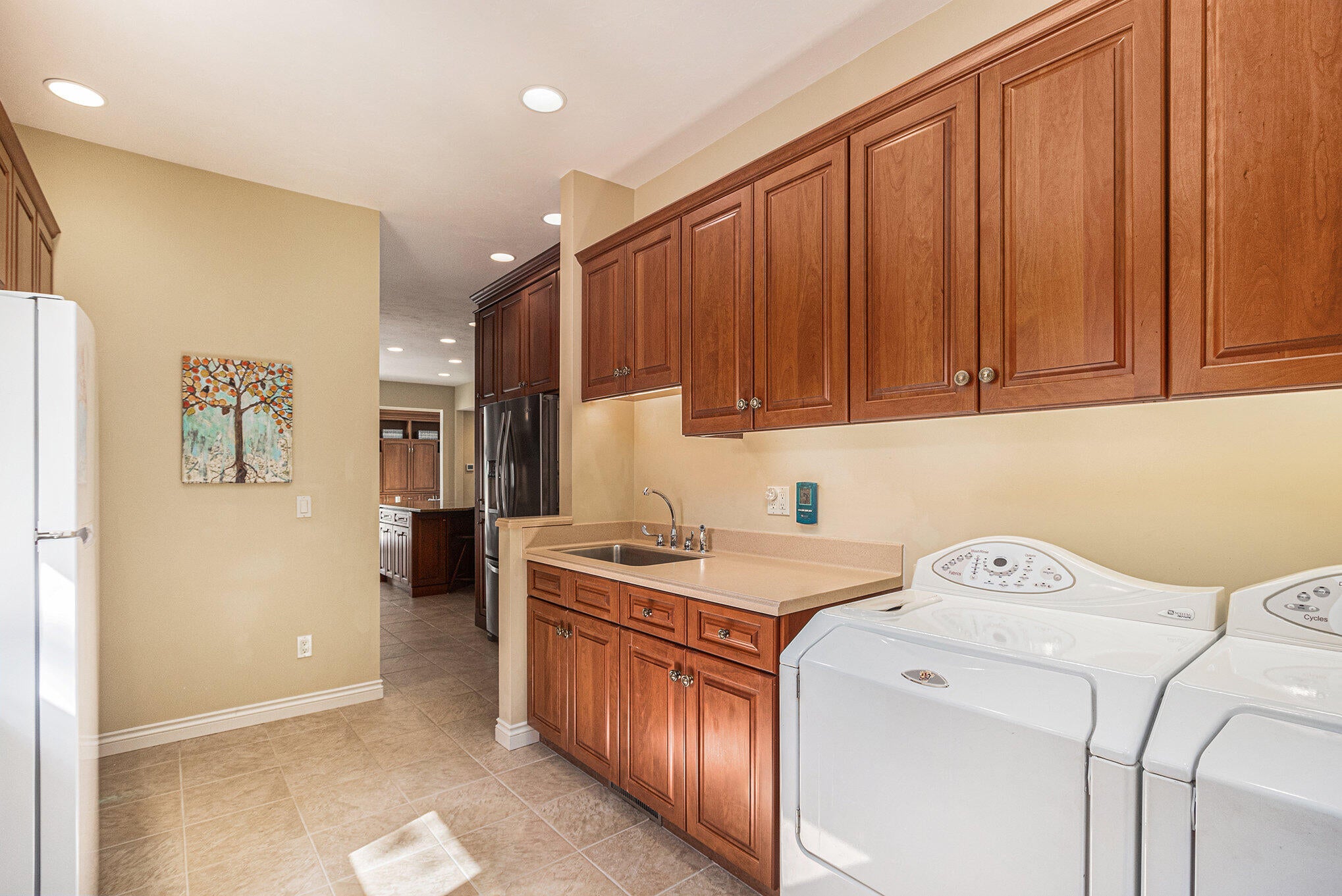 Holland, Michigan, 49423, United States, 4 Bedrooms Bedrooms, ,4 BathroomsBathrooms,Residential,Active,1914588