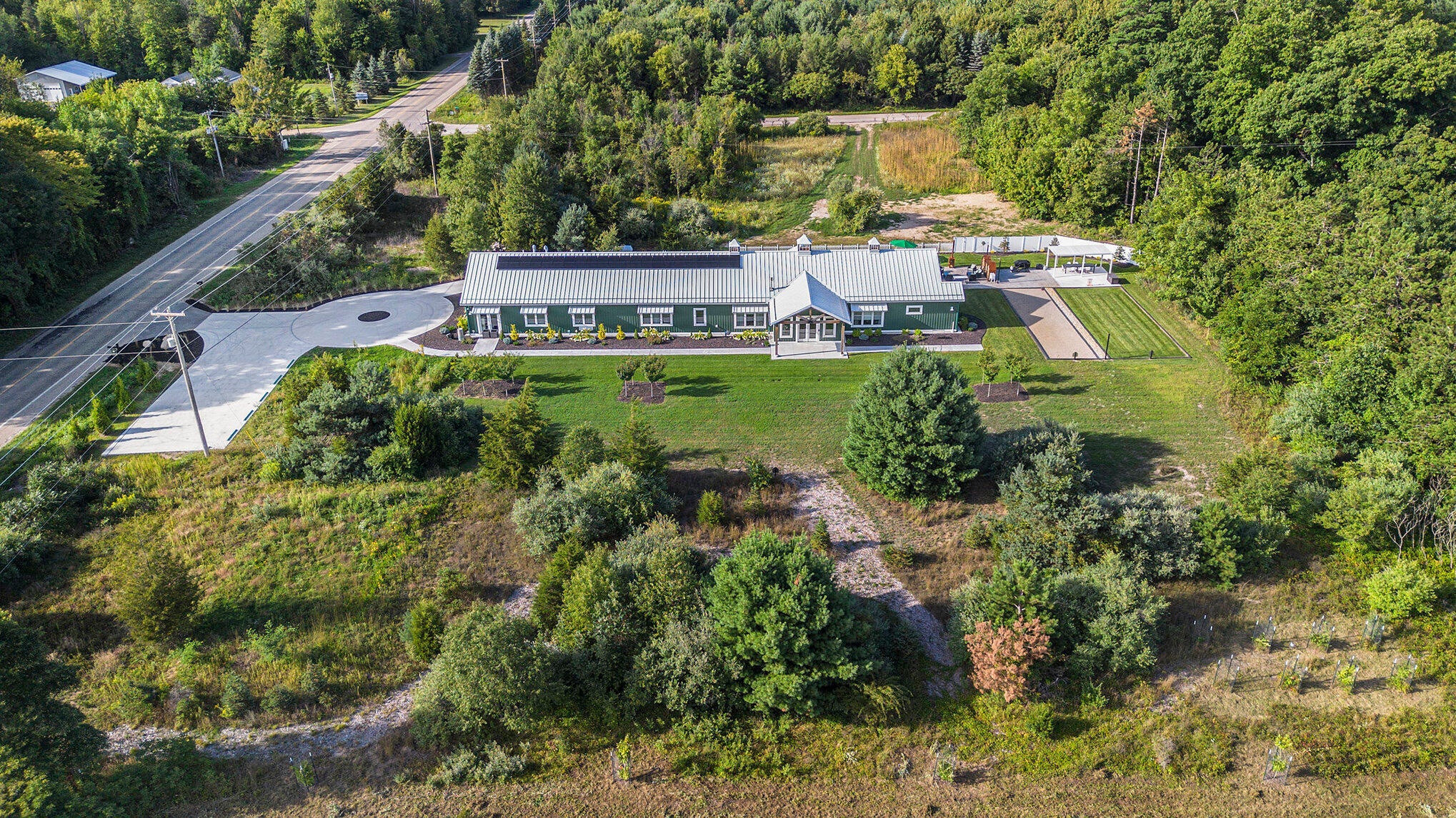 Fennville, Michigan, 49408, United States, 4 Bedrooms Bedrooms, ,4 BathroomsBathrooms,Residential,Active,1964494