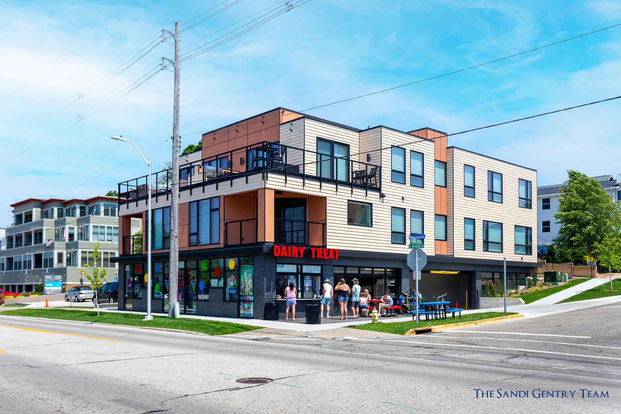 Grand Haven, Michigan, 49417, United States, 2 Bedrooms Bedrooms, ,2 BathroomsBathrooms,Residential,Active,2007339