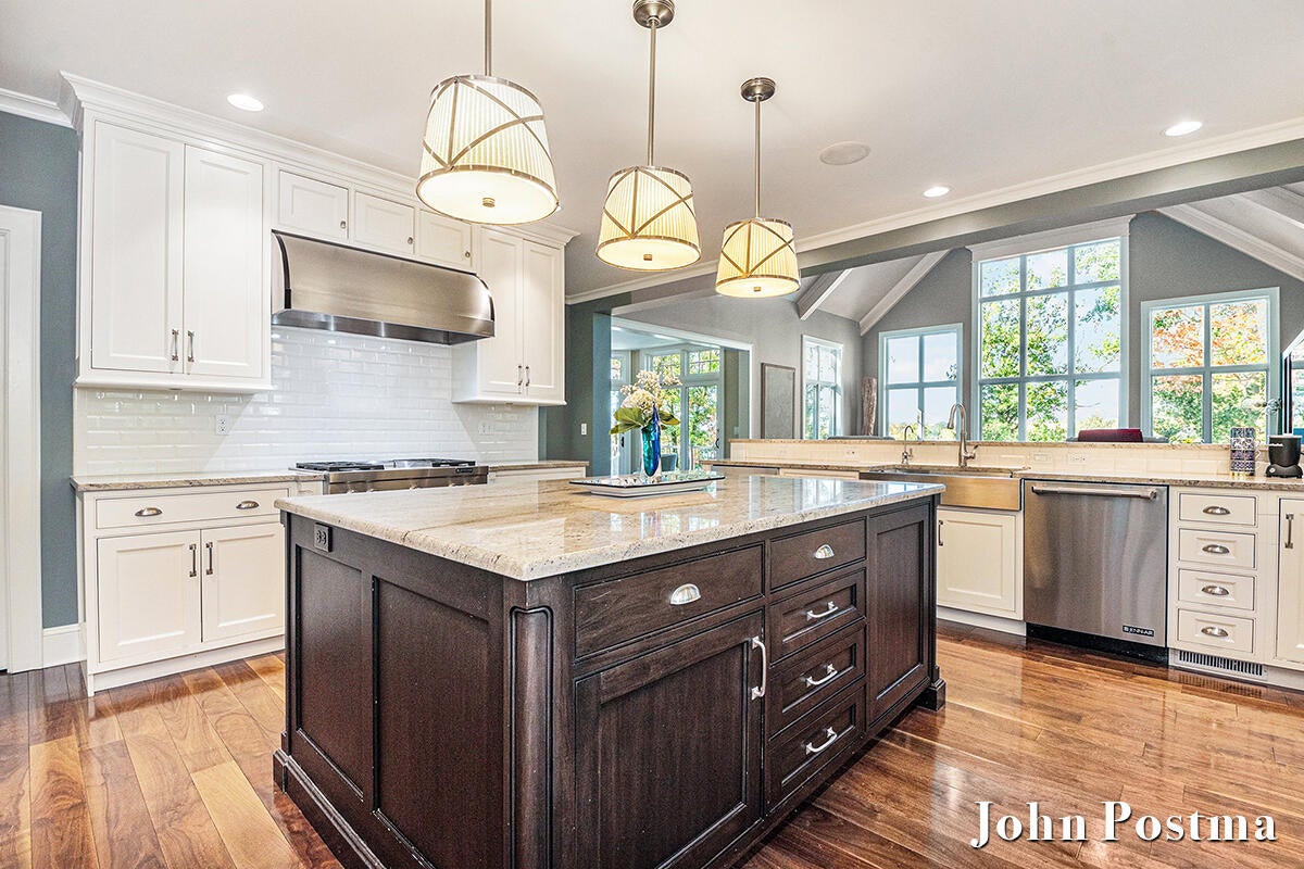 East Grand Rapids, Michigan, 49506, United States, 4 Bedrooms Bedrooms, ,6 BathroomsBathrooms,Residential,Active,2015444