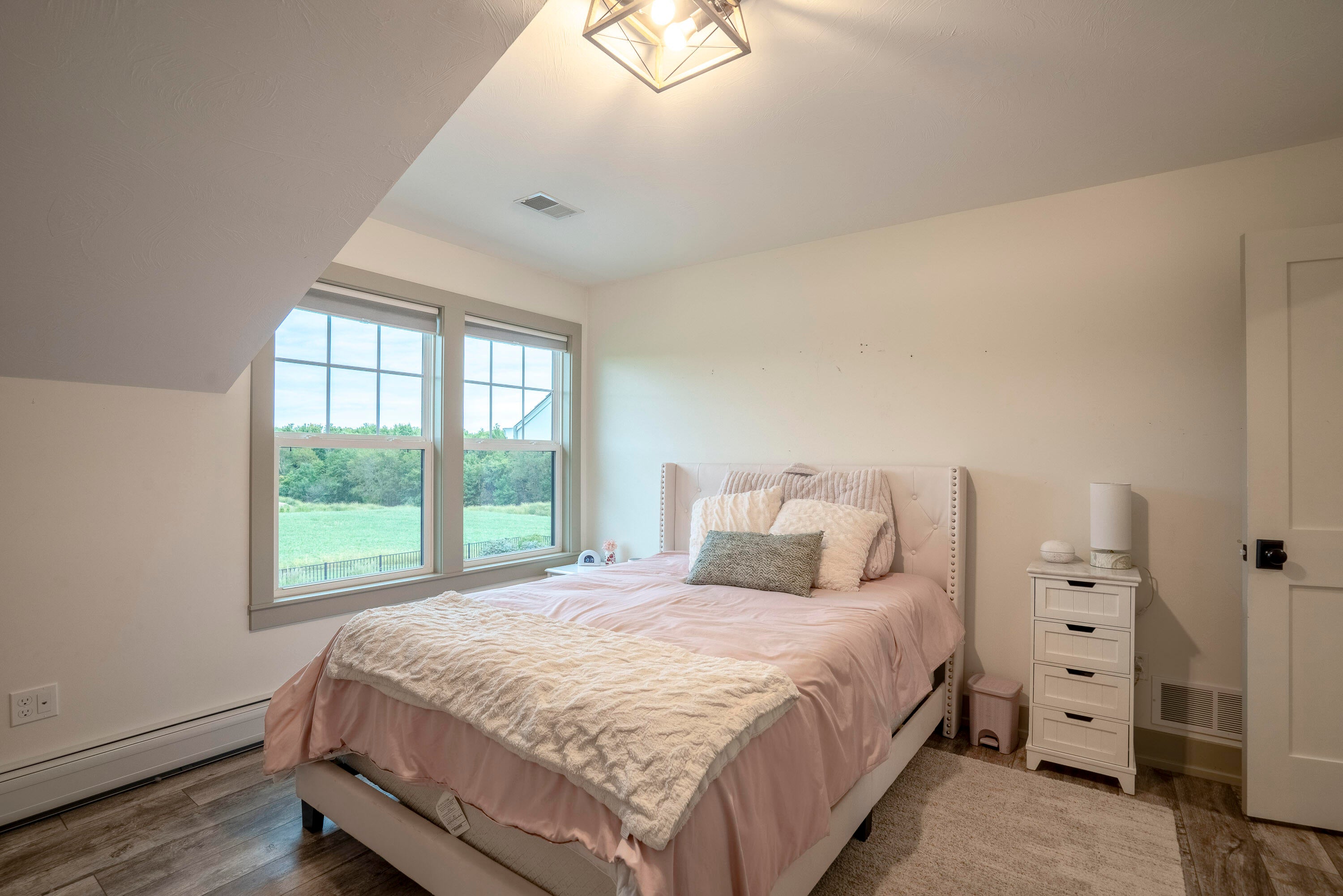 Middleville, Michigan, 49333, United States, 6 Bedrooms Bedrooms, ,3 BathroomsBathrooms,Residential,Active,2006790