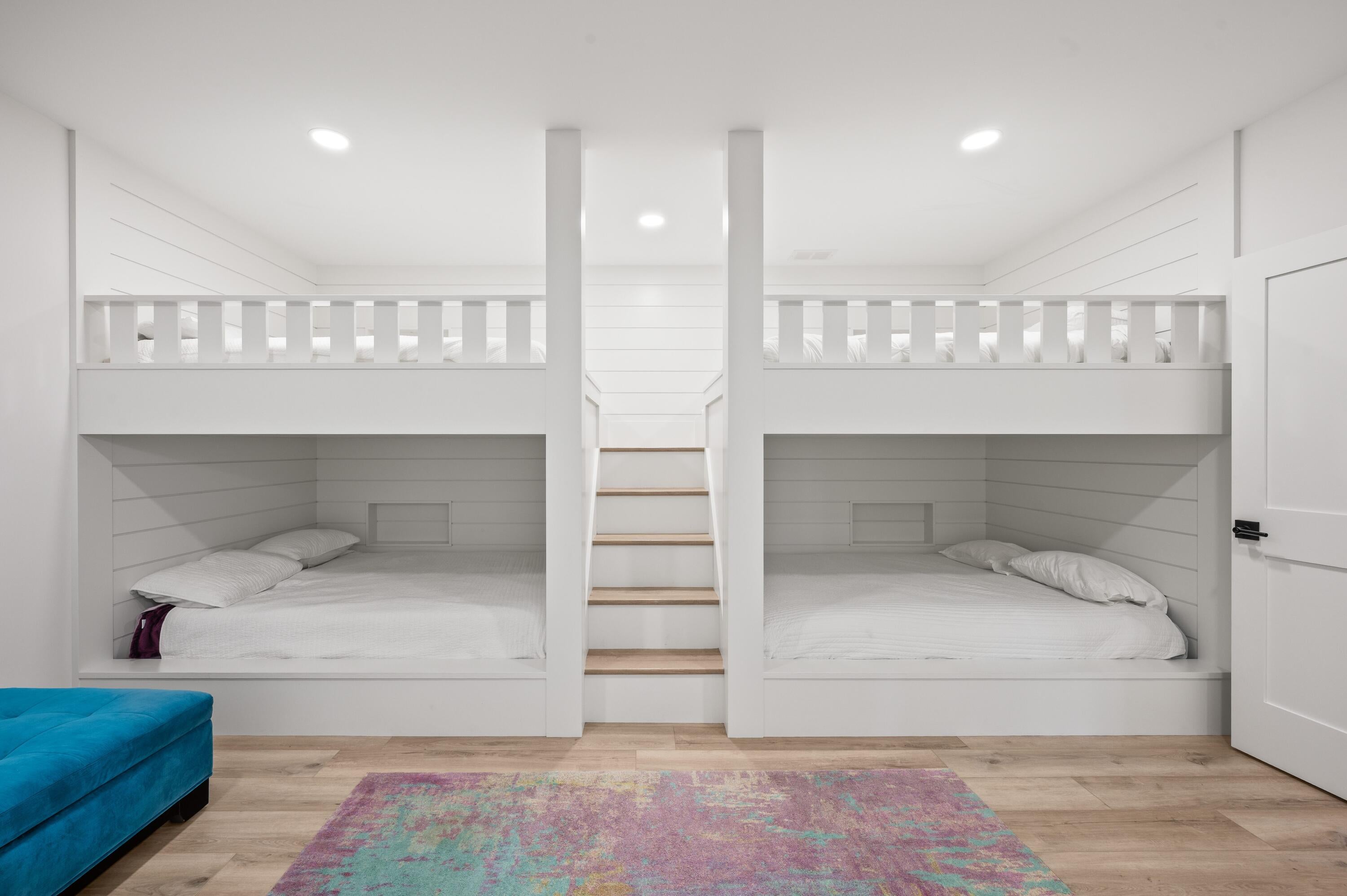 St. Joseph, Michigan, 49085, United States, 6 Bedrooms Bedrooms, ,6 BathroomsBathrooms,Residential,Active,1985598