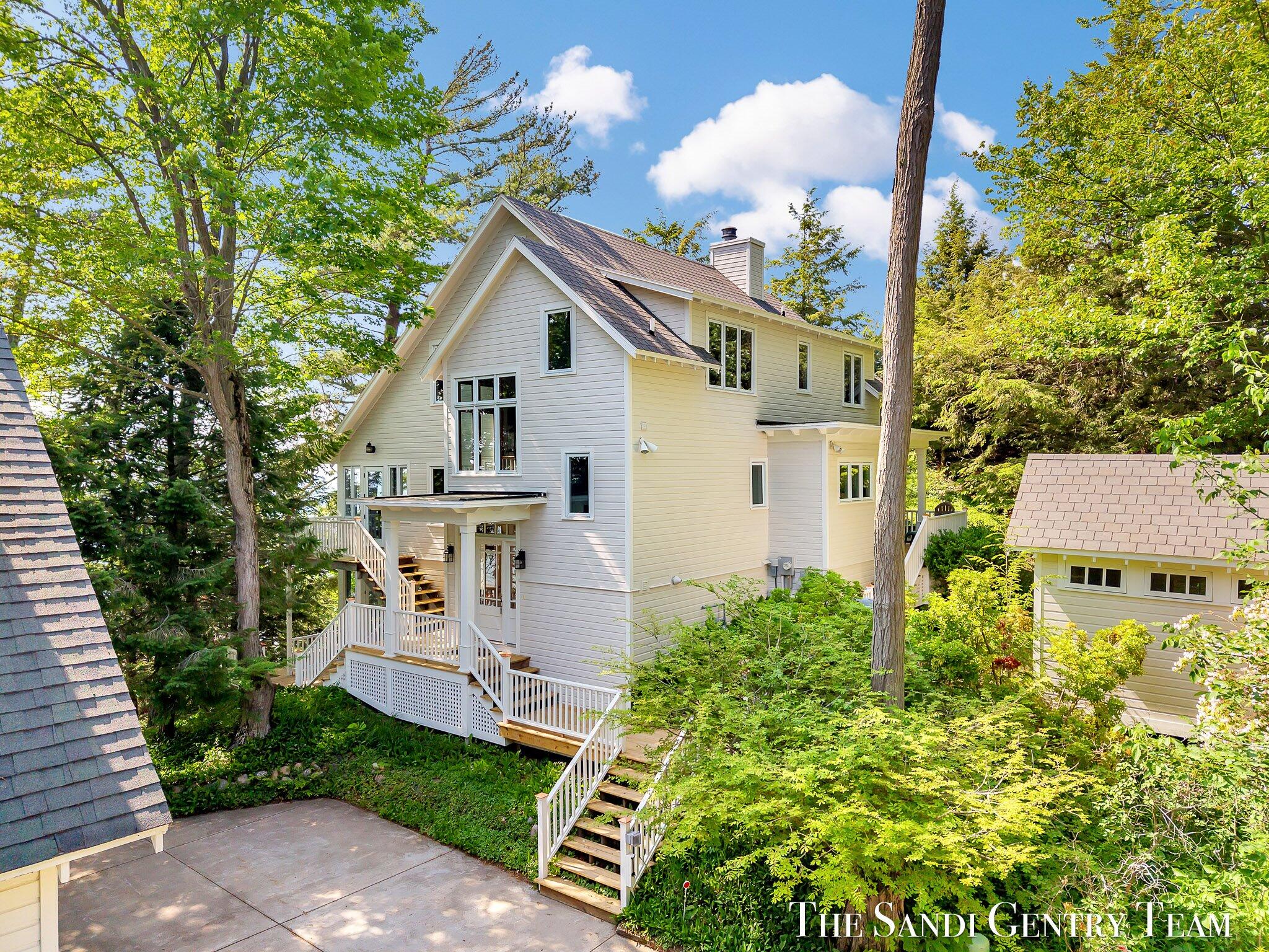 Grand Haven, Michigan, 49417, United States, ,4 BathroomsBathrooms,Residential,Active,1761642