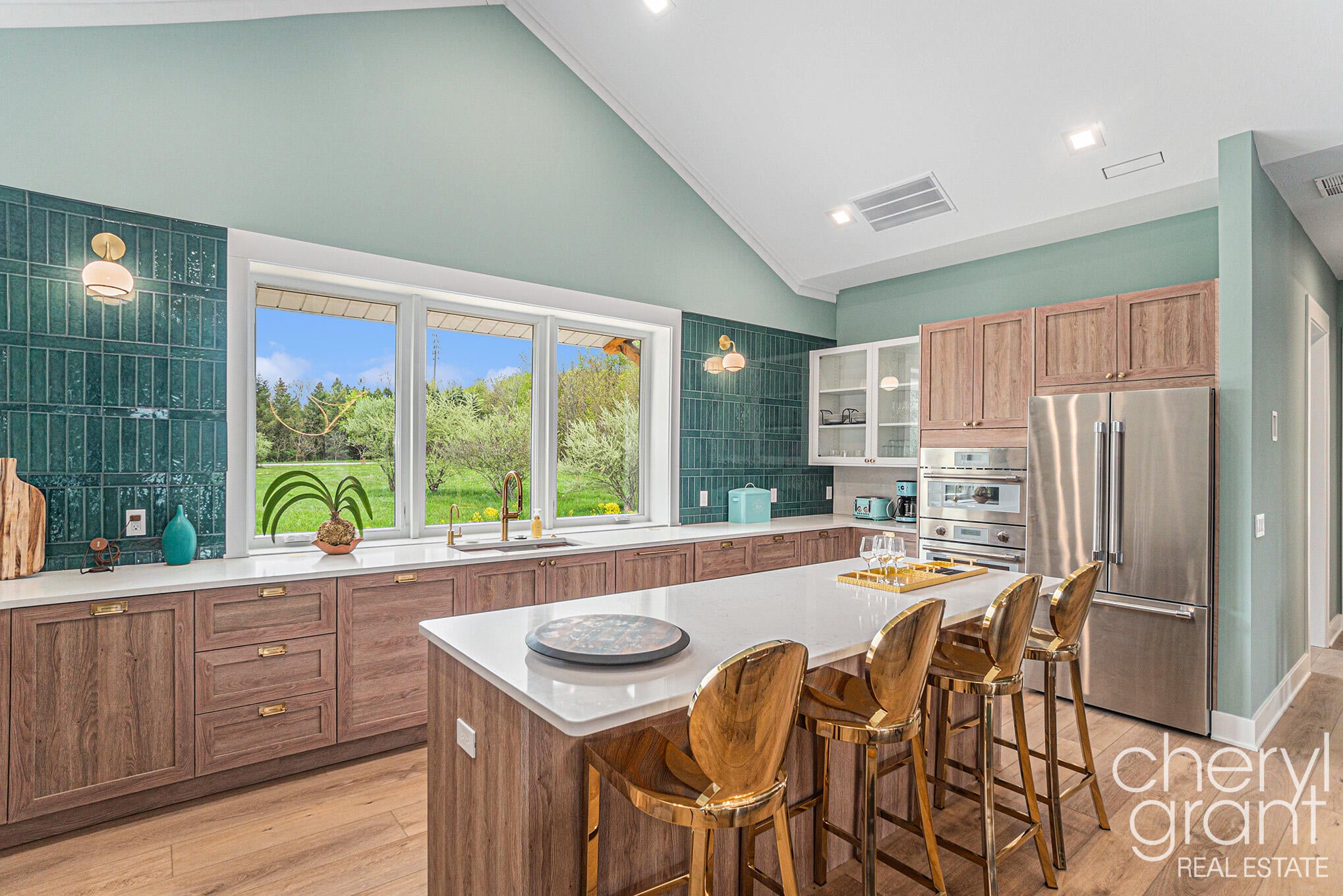 Fennville, Michigan, 49408, United States, 4 Bedrooms Bedrooms, ,4 BathroomsBathrooms,Residential,Active,1964494