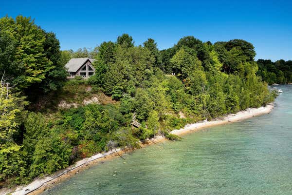 3033 S LEE POINT RD, SUTTONS BAY, MI 49682 - Image 1