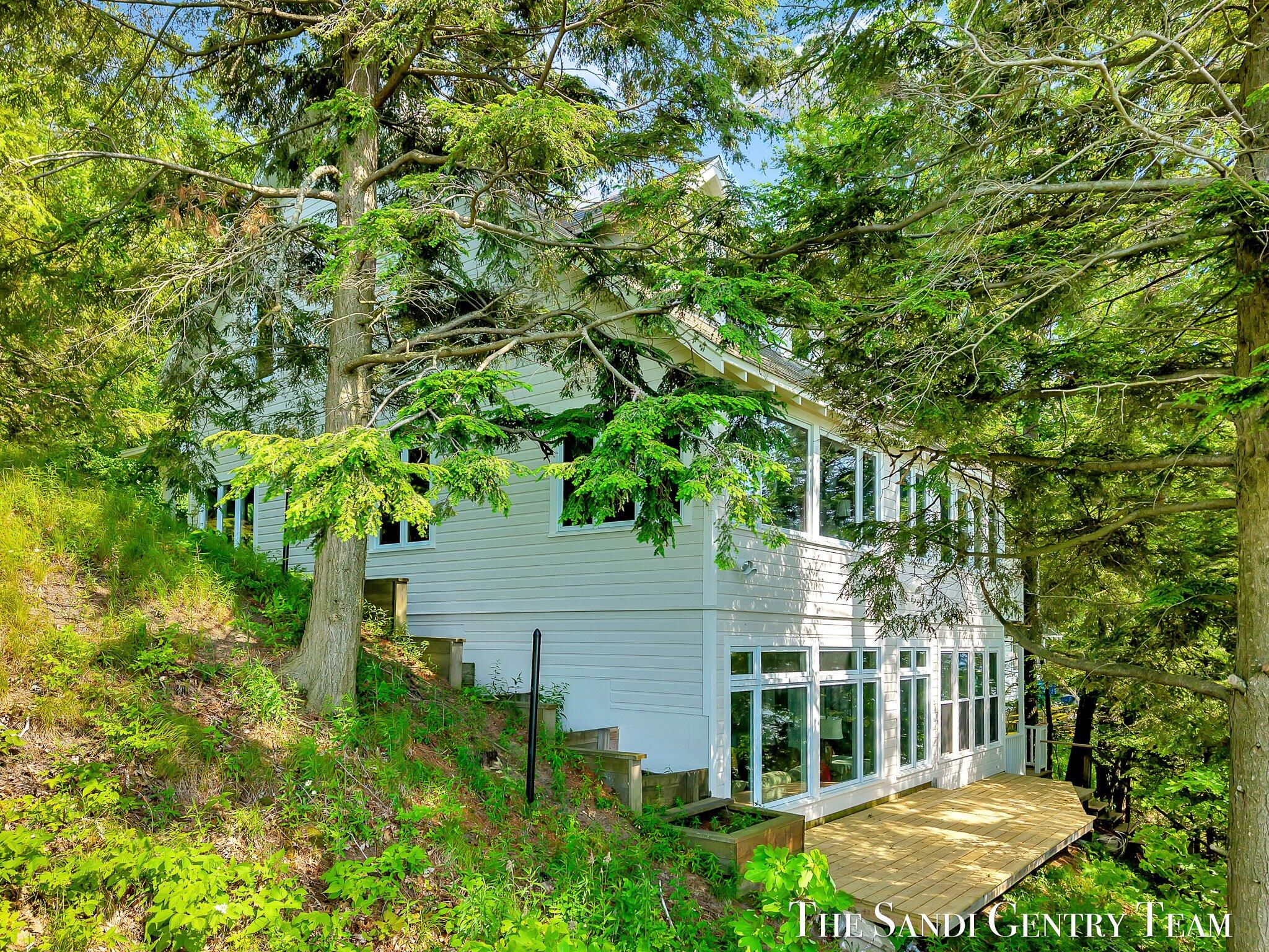 Grand Haven, Michigan, 49417, United States, ,4 BathroomsBathrooms,Residential,Active,1761642