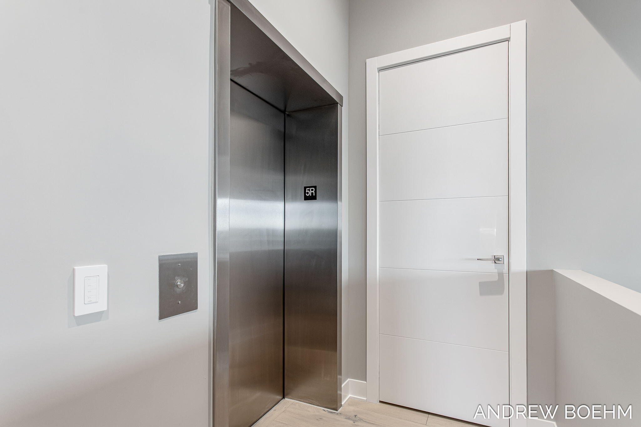 Holland, Michigan, 49423, United States, ,3 BathroomsBathrooms,Residential,Pending,1769506