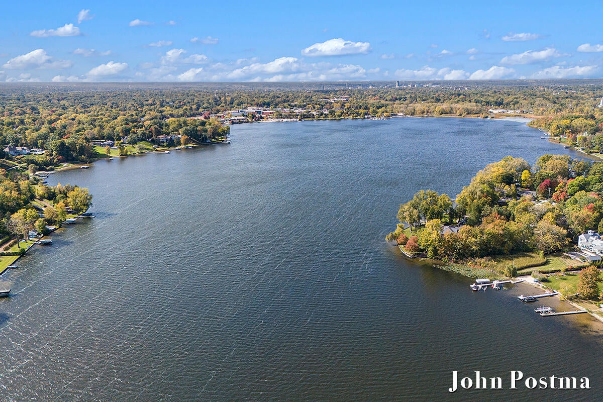 East Grand Rapids, Michigan, 49506, United States, 4 Bedrooms Bedrooms, ,6 BathroomsBathrooms,Residential,Active,2015444