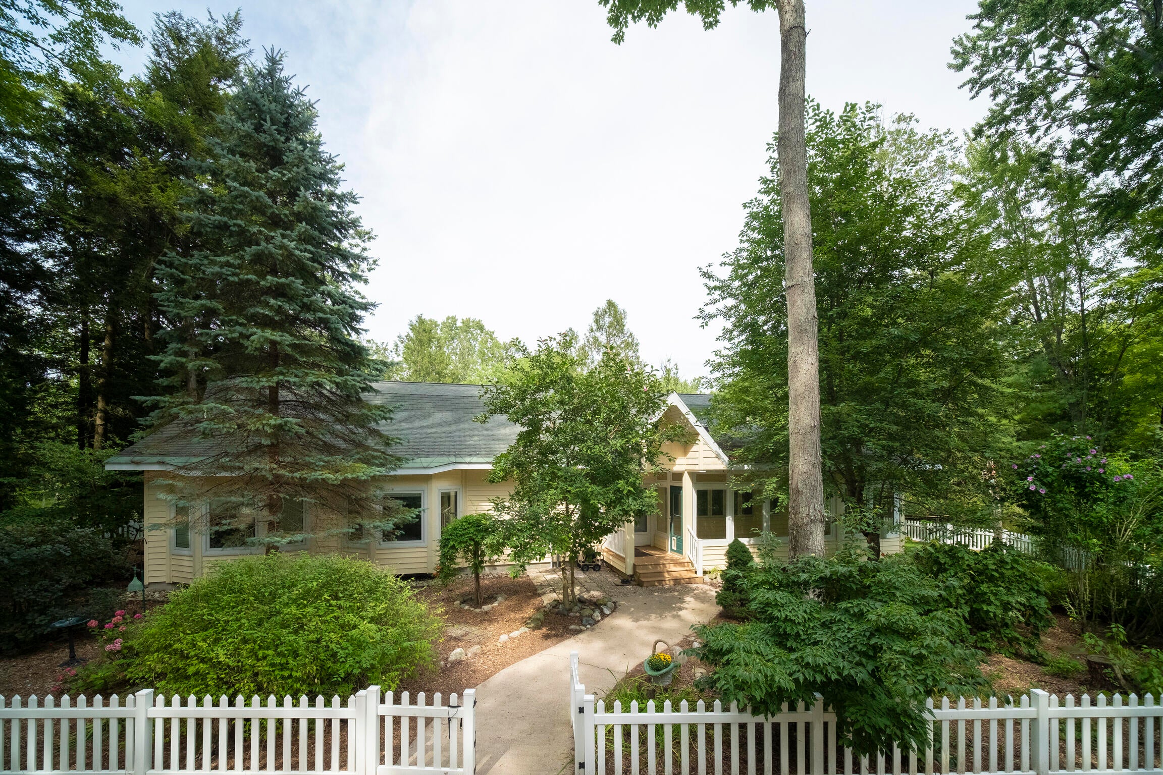 Manistee, Michigan, 49660, United States, 4 Bedrooms Bedrooms, ,4 BathroomsBathrooms,Residential,Active,1913051