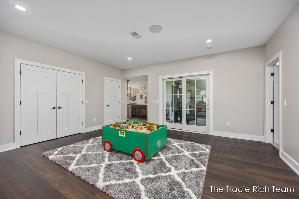 Rockford, Michigan, 49341, United States, 5 Bedrooms Bedrooms, ,5 BathroomsBathrooms,Residential,Active,1929409