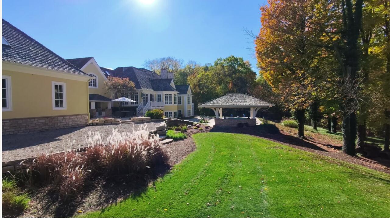 Grandville, Michigan, 49418, United States, 6 Bedrooms Bedrooms, ,9 BathroomsBathrooms,Residential,Active,1988461