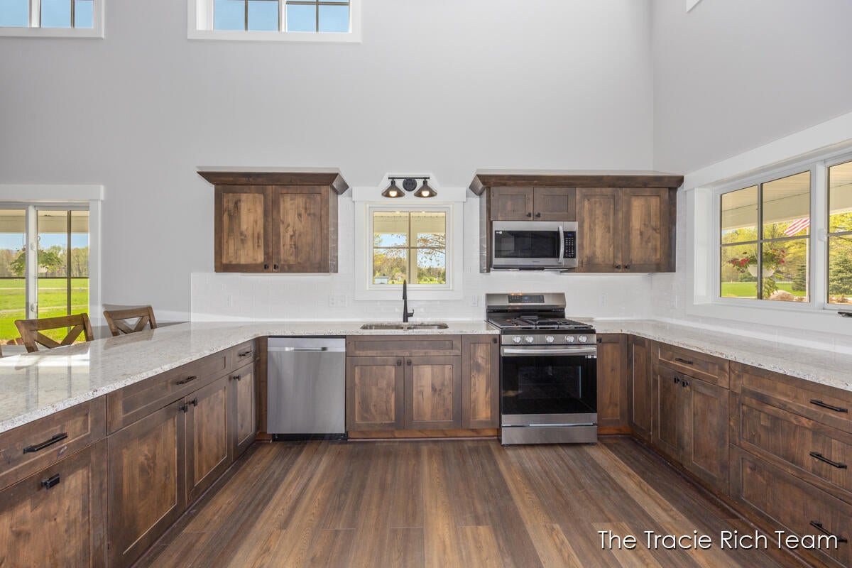 Rockford, Michigan, 49341, United States, 5 Bedrooms Bedrooms, ,5 BathroomsBathrooms,Residential,Active,1929409
