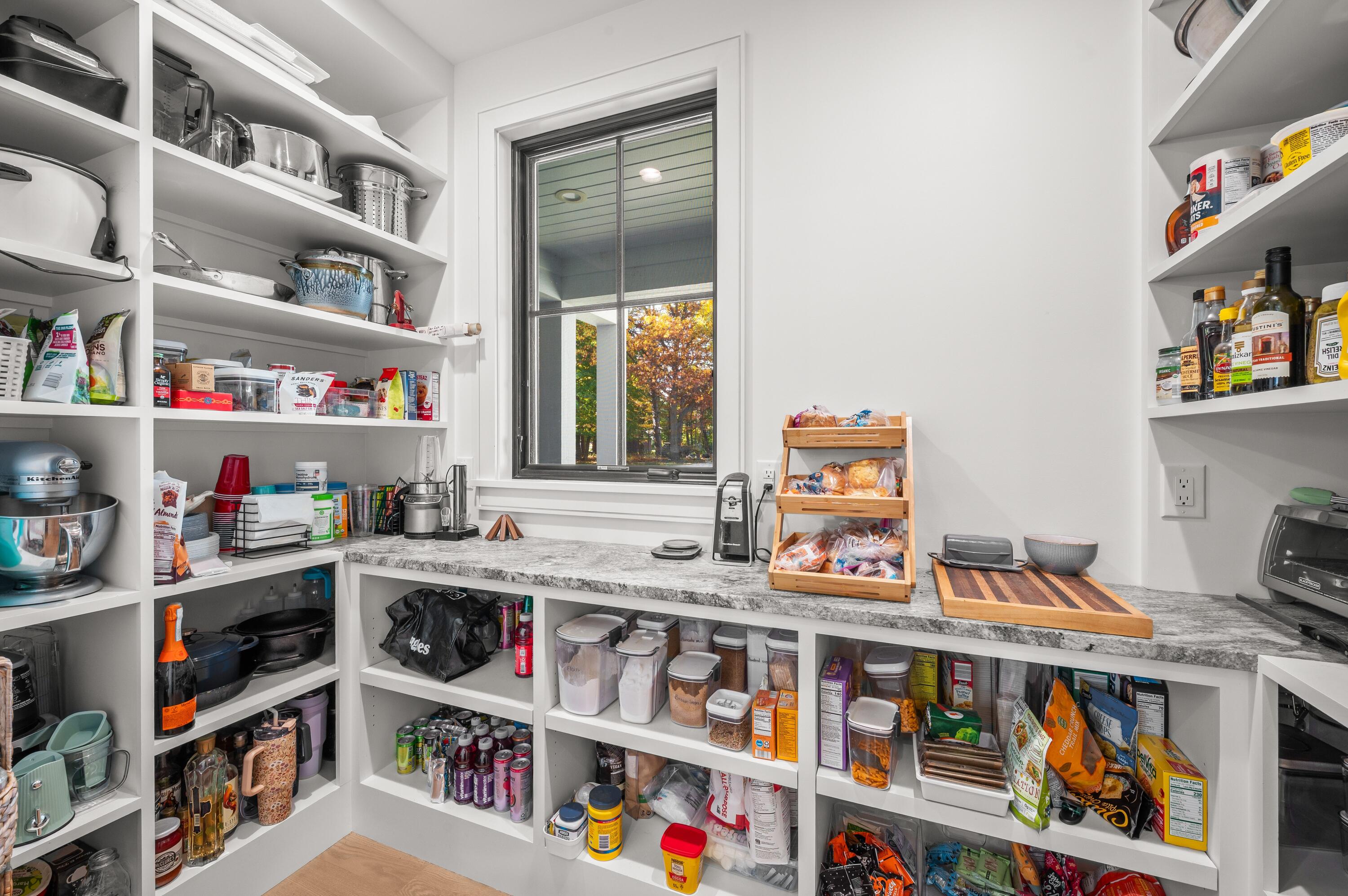 St. Joseph, Michigan, 49085, United States, 6 Bedrooms Bedrooms, ,6 BathroomsBathrooms,Residential,Active,1985598