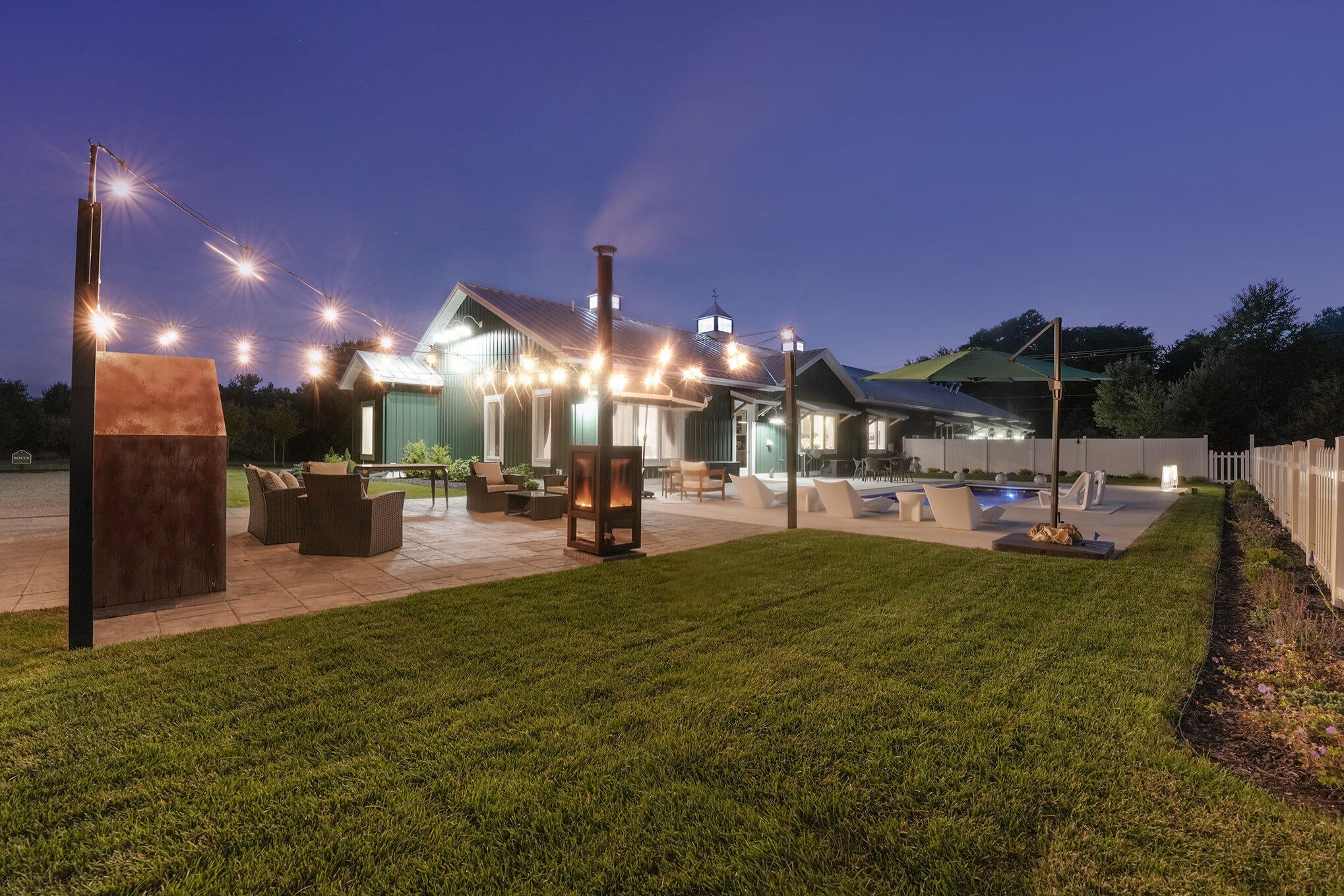 Fennville, Michigan, 49408, United States, 4 Bedrooms Bedrooms, ,4 BathroomsBathrooms,Residential,Active,1964494