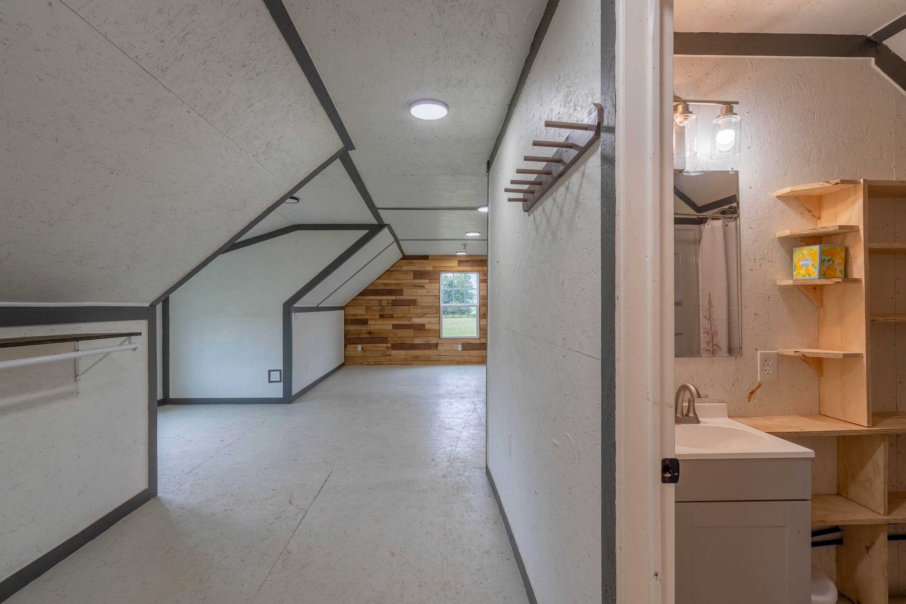 Middleville, Michigan, 49333, United States, 6 Bedrooms Bedrooms, ,3 BathroomsBathrooms,Residential,Active,2006790