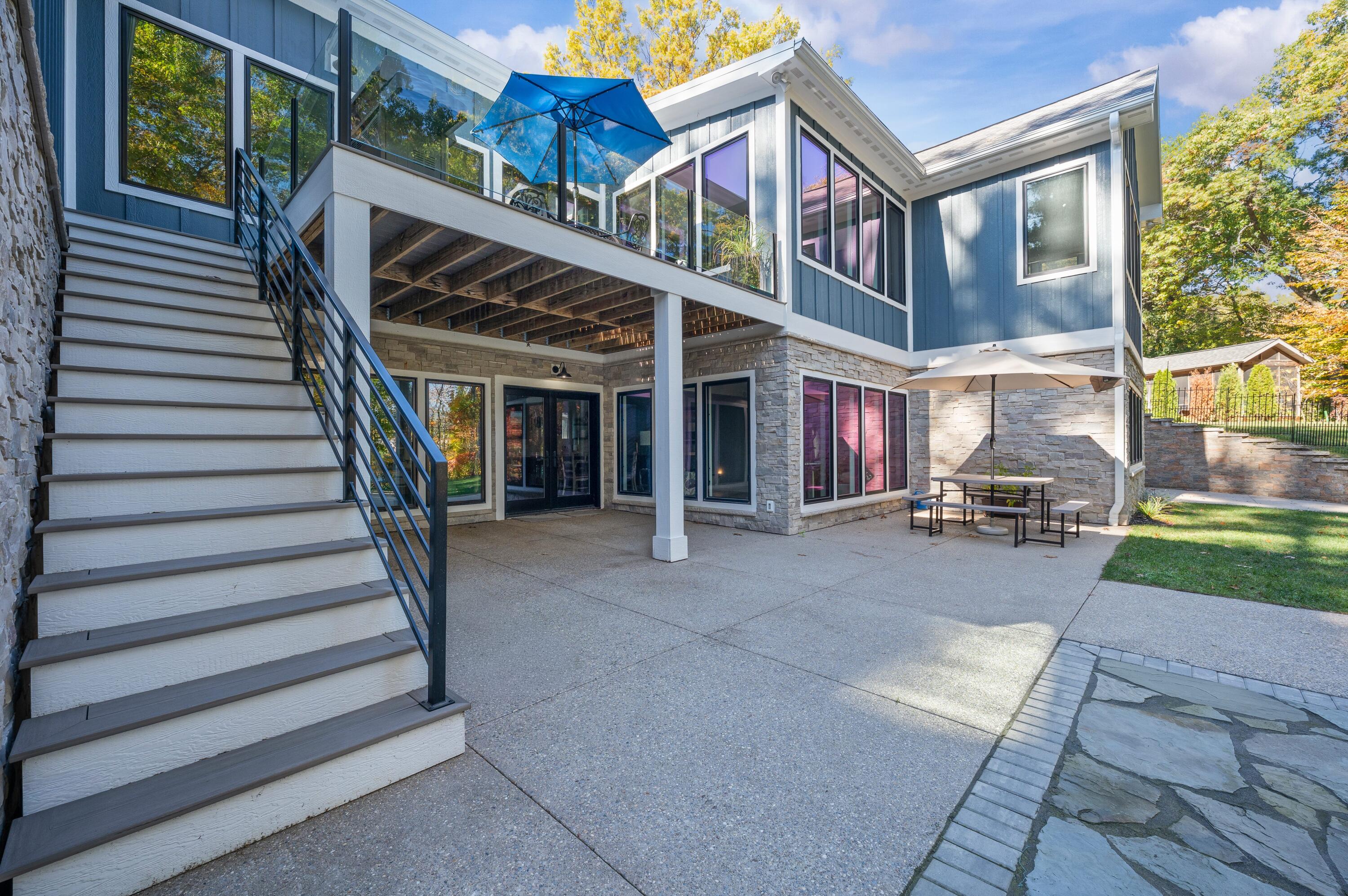 St. Joseph, Michigan, 49085, United States, 6 Bedrooms Bedrooms, ,6 BathroomsBathrooms,Residential,Active,1985598