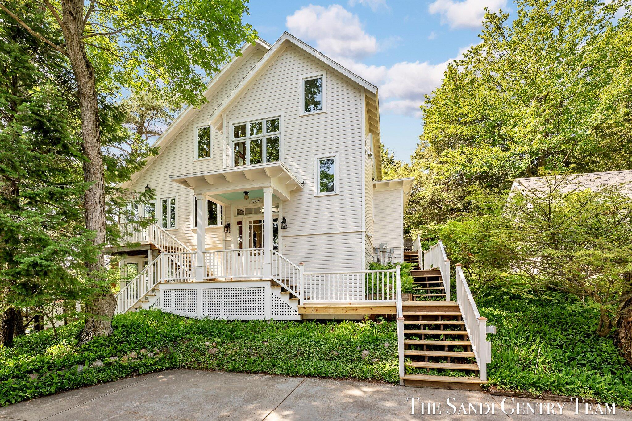 Grand Haven, Michigan, 49417, United States, ,4 BathroomsBathrooms,Residential,Active,1761642