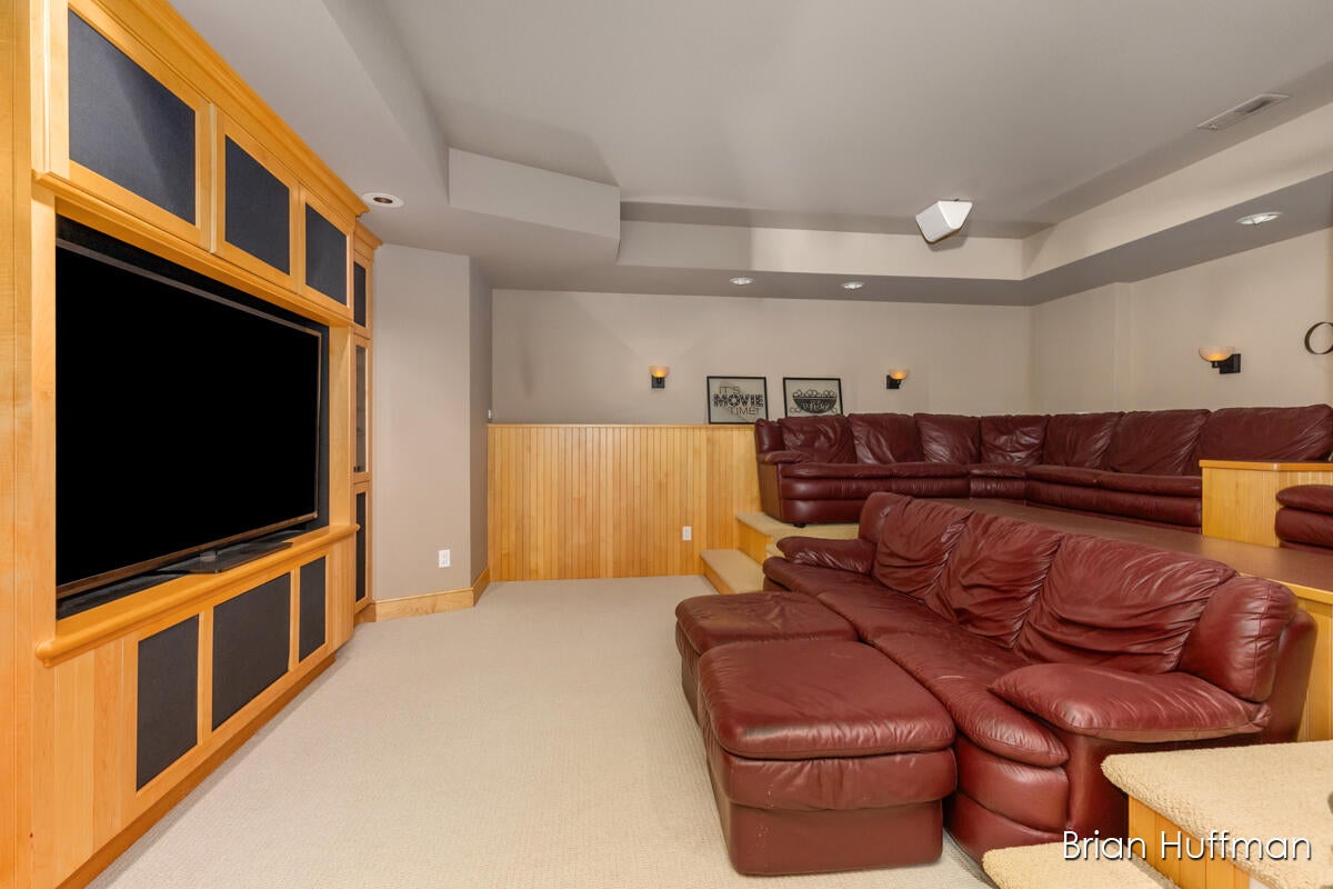 Grandville, Michigan, 49418, United States, 6 Bedrooms Bedrooms, ,9 BathroomsBathrooms,Residential,Active,1988461