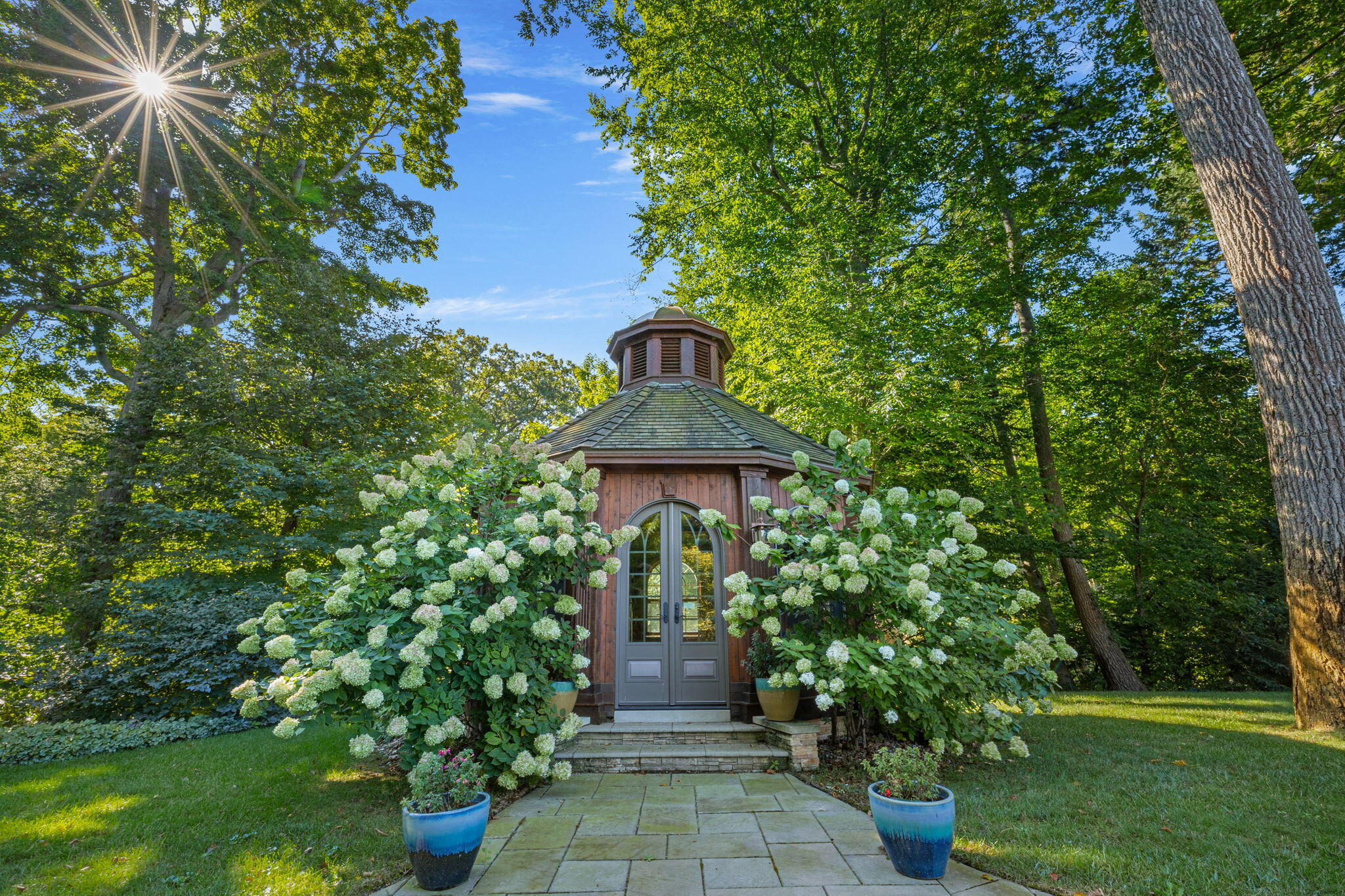 Coloma, Michigan, 49038, United States, 4 Bedrooms Bedrooms, ,5 BathroomsBathrooms,Residential,Active,1909829
