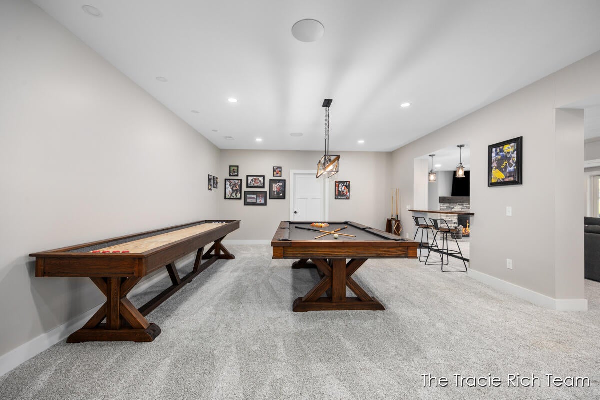Rockford, Michigan, 49341, United States, 5 Bedrooms Bedrooms, ,5 BathroomsBathrooms,Residential,Active,1929409