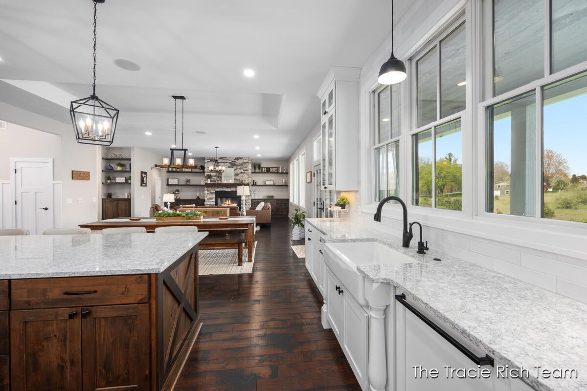 Rockford, Michigan, 49341, United States, 5 Bedrooms Bedrooms, ,5 BathroomsBathrooms,Residential,Active,1929409