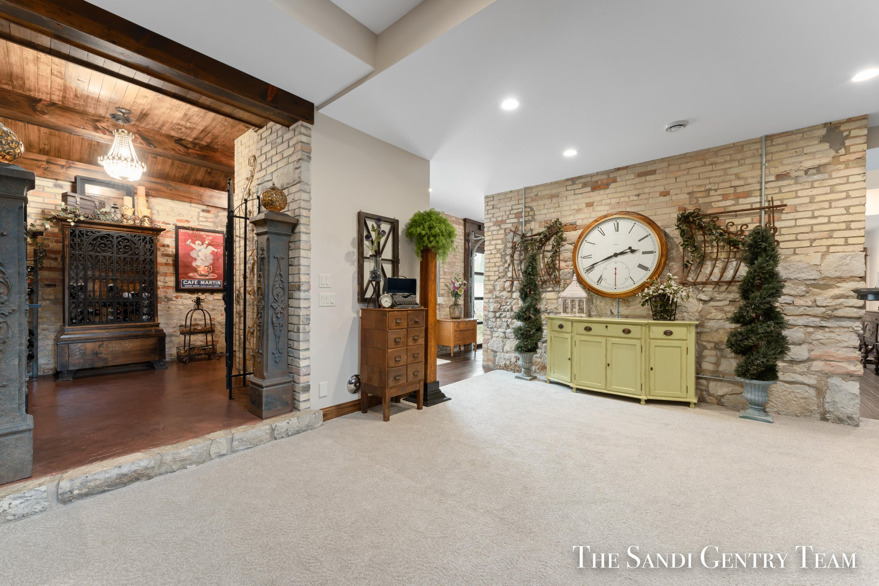 Grand Haven, Michigan, 49417, United States, 3 Bedrooms Bedrooms, ,6 BathroomsBathrooms,Residential,Active,1972168