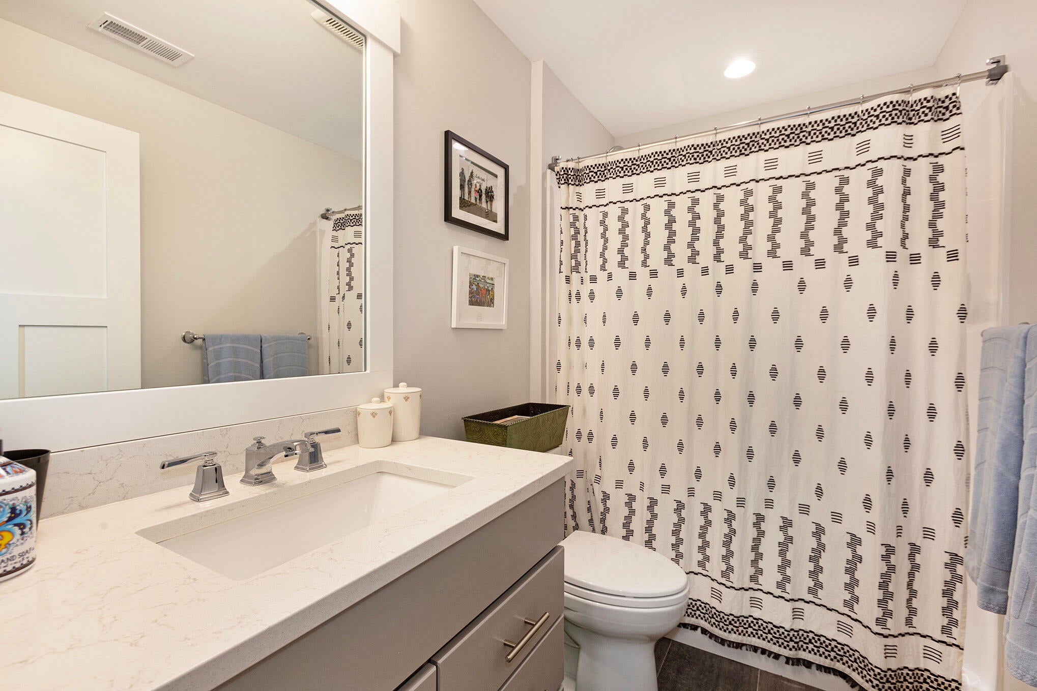 Grand Rapids, Michigan, 49525, United States, 4 Bedrooms Bedrooms, ,4 BathroomsBathrooms,Residential,Active,1987274