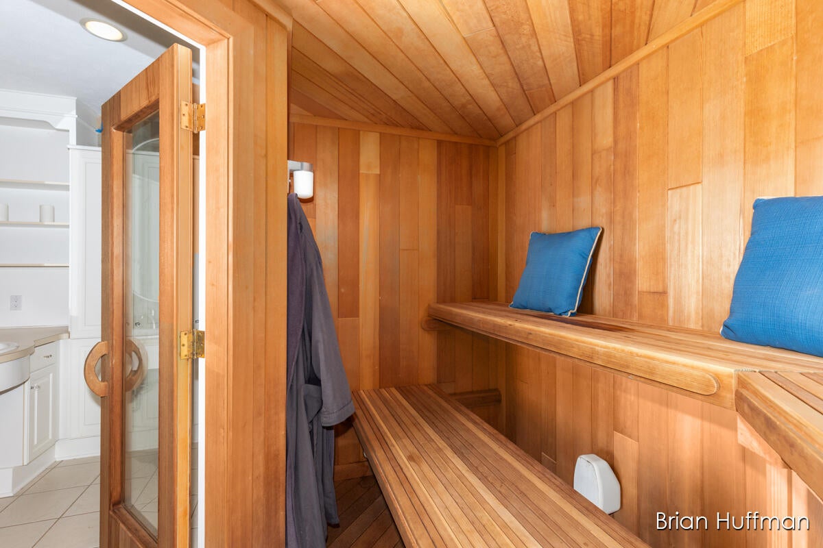 Grandville, Michigan, 49418, United States, 6 Bedrooms Bedrooms, ,9 BathroomsBathrooms,Residential,Active,1988461