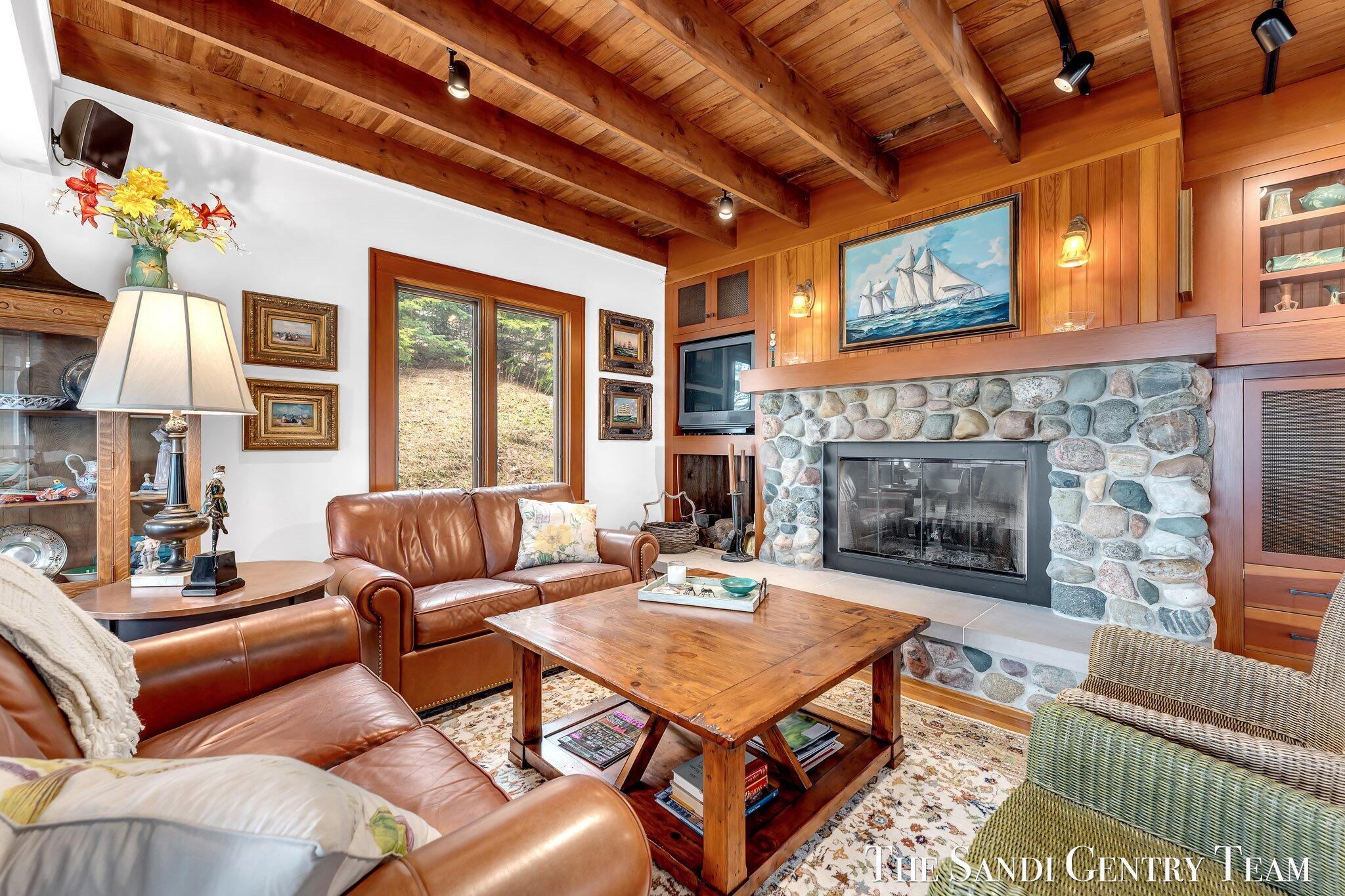 Grand Haven, Michigan, 49417, United States, ,4 BathroomsBathrooms,Residential,Active,1761642