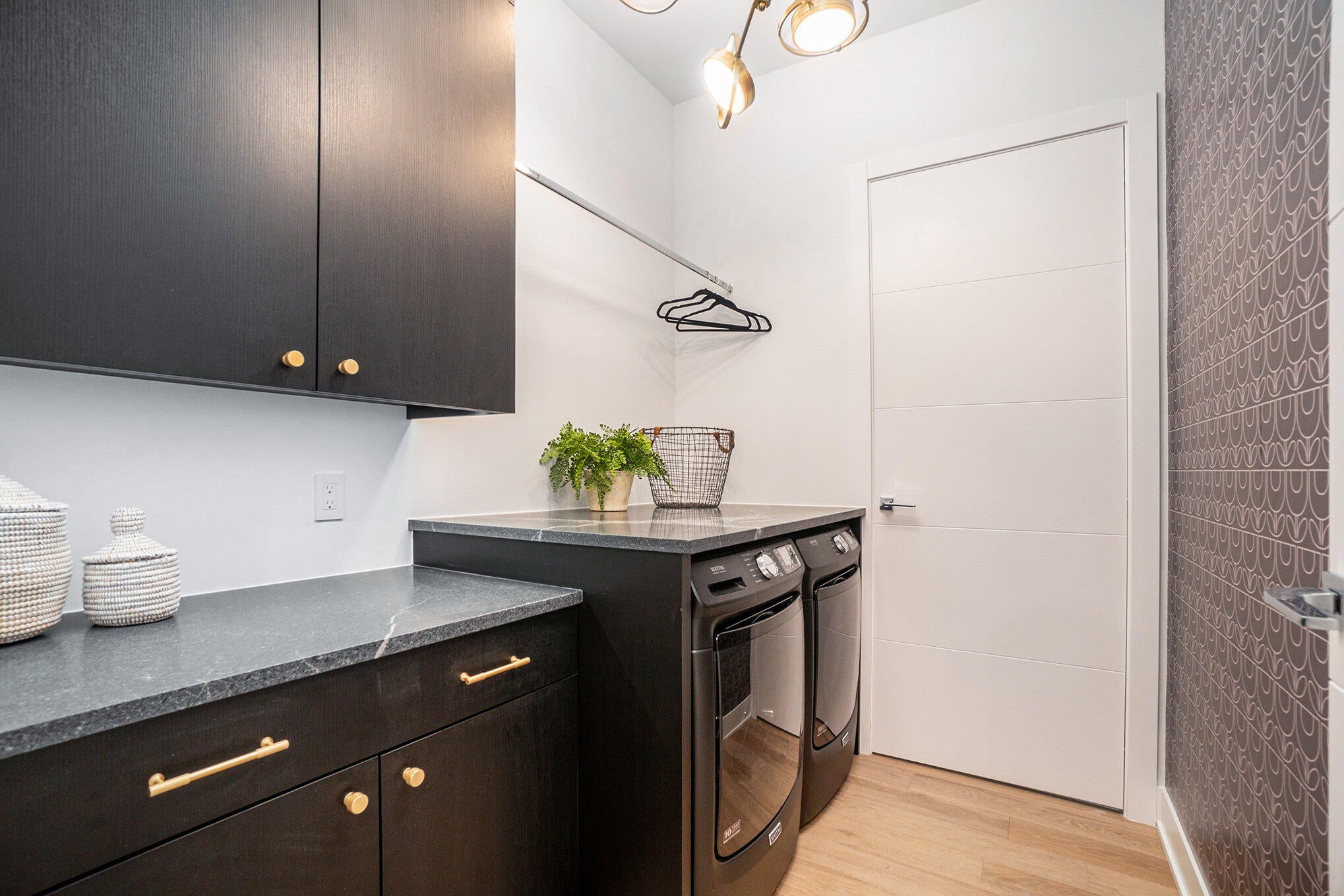 Holland, Michigan, 49423, United States, 2 Bedrooms Bedrooms, ,2 BathroomsBathrooms,Residential,Active,1953402