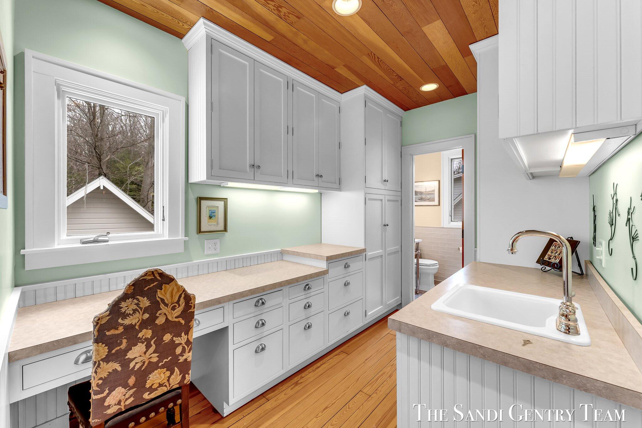 Grand Haven, Michigan, 49417, United States, ,4 BathroomsBathrooms,Residential,Active,1761642