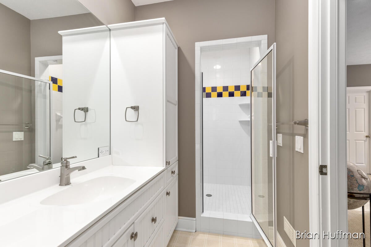 Grandville, Michigan, 49418, United States, 6 Bedrooms Bedrooms, ,9 BathroomsBathrooms,Residential,Active,1988461