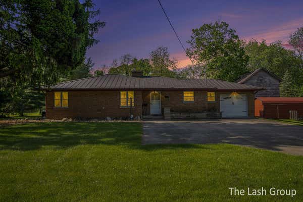 411 W CAPITAL AVE, BELLEVUE, MI 49021 - Image 1