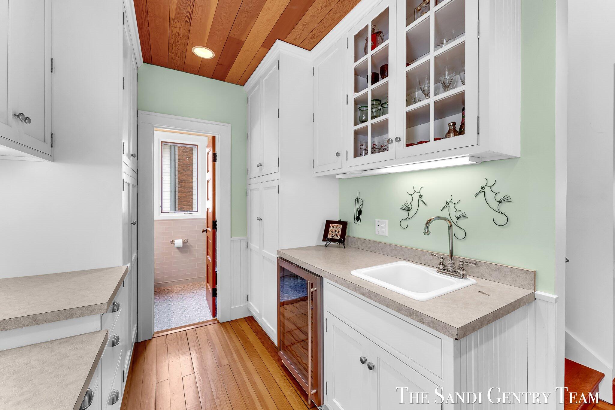 Grand Haven, Michigan, 49417, United States, ,4 BathroomsBathrooms,Residential,Active,1761642