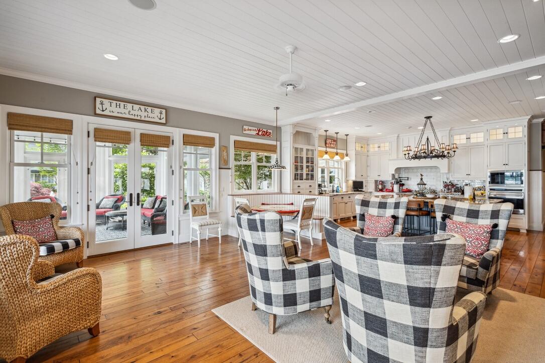 White Pigeon, Michigan, 49099, United States, 9 Bedrooms Bedrooms, ,9 BathroomsBathrooms,Residential,Active,1849554