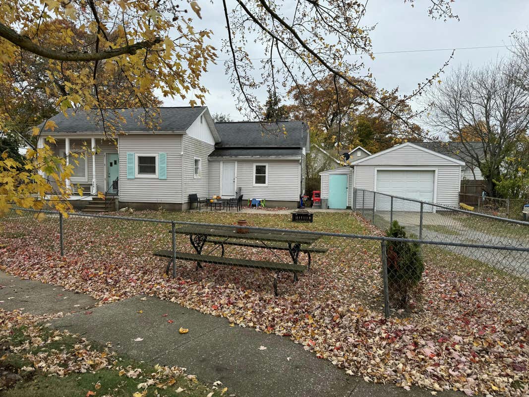 2091 ESTES ST, MUSKEGON, MI 49441, photo 1 of 19