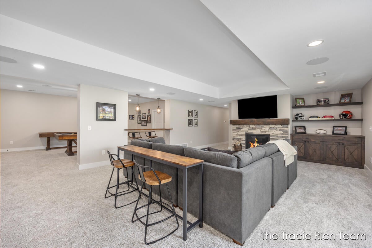 Rockford, Michigan, 49341, United States, 5 Bedrooms Bedrooms, ,5 BathroomsBathrooms,Residential,Active,1929409