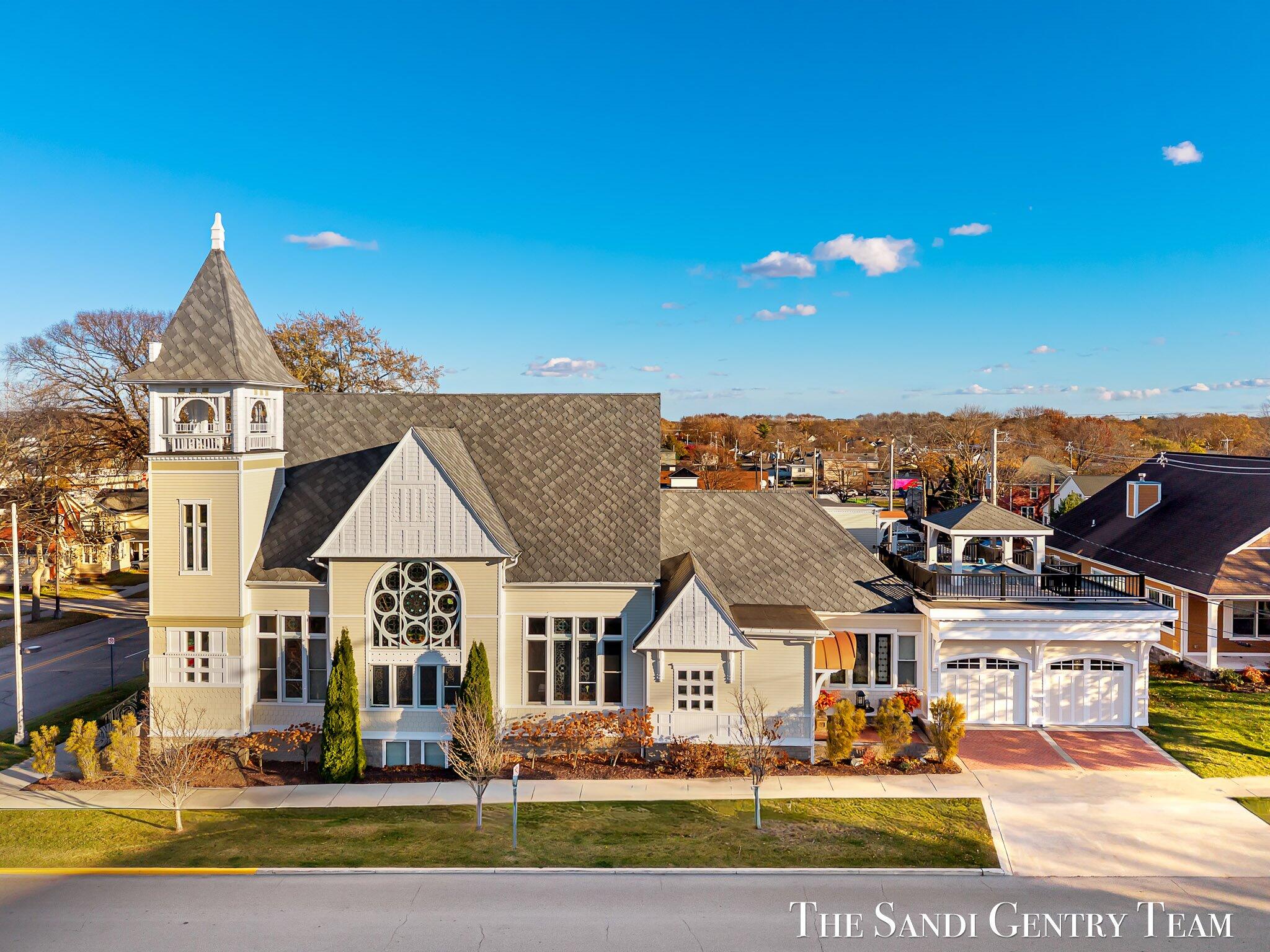 Grand Haven, Michigan, 49417, United States, 3 Bedrooms Bedrooms, ,6 BathroomsBathrooms,Residential,Active,1972168