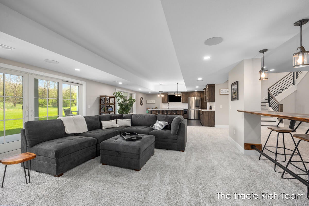 Rockford, Michigan, 49341, United States, 5 Bedrooms Bedrooms, ,5 BathroomsBathrooms,Residential,Active,1929409