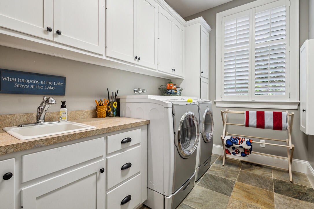 White Pigeon, Michigan, 49099, United States, 9 Bedrooms Bedrooms, ,9 BathroomsBathrooms,Residential,Active,1849554