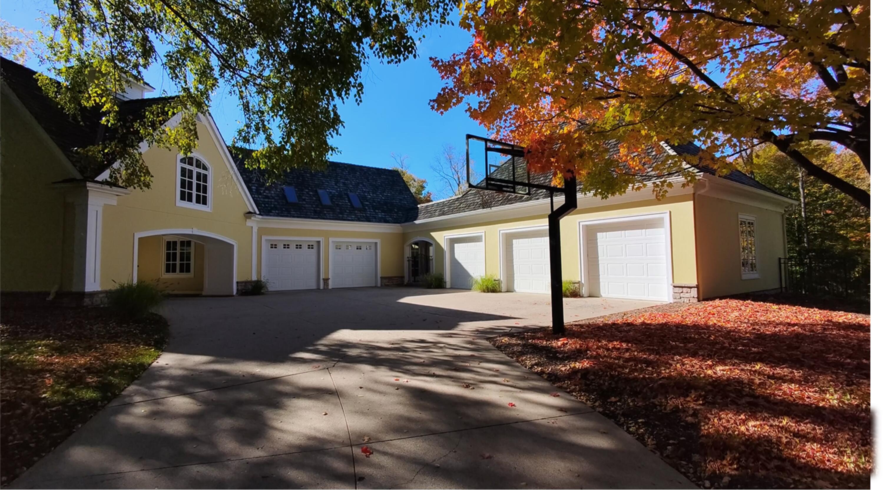 Grandville, Michigan, 49418, United States, 6 Bedrooms Bedrooms, ,9 BathroomsBathrooms,Residential,Active,1988461