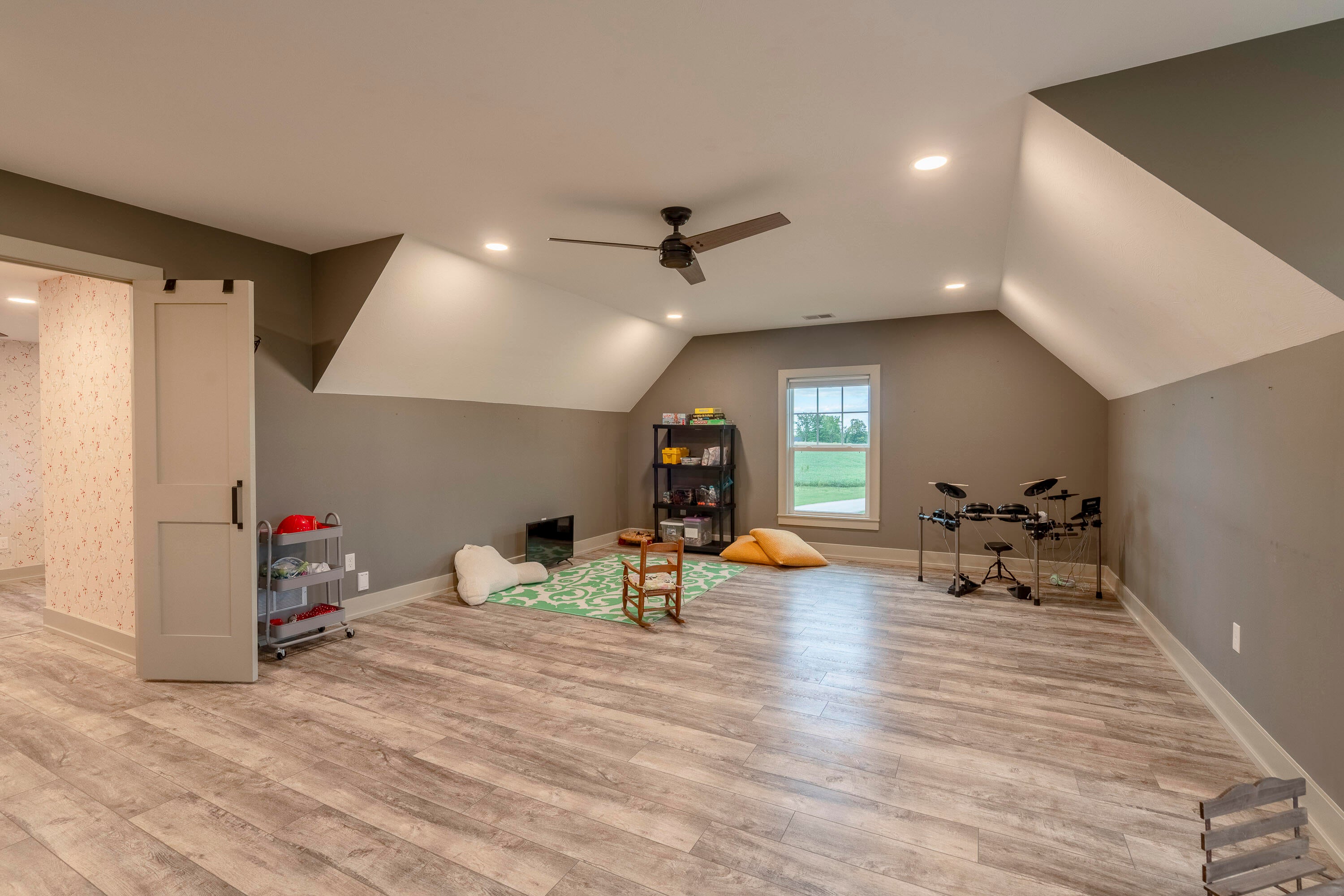 Middleville, Michigan, 49333, United States, 6 Bedrooms Bedrooms, ,3 BathroomsBathrooms,Residential,Active,2006790