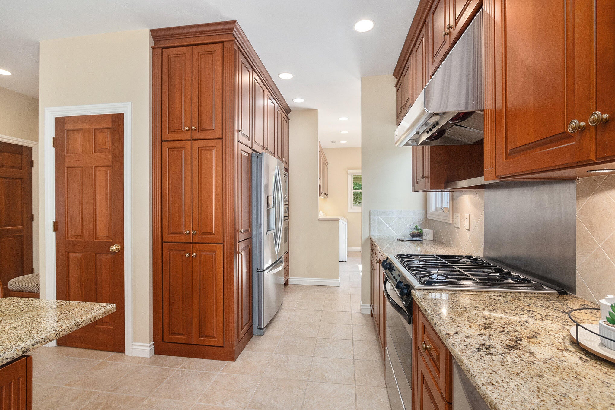 Holland, Michigan, 49423, United States, 4 Bedrooms Bedrooms, ,4 BathroomsBathrooms,Residential,Active,1914588