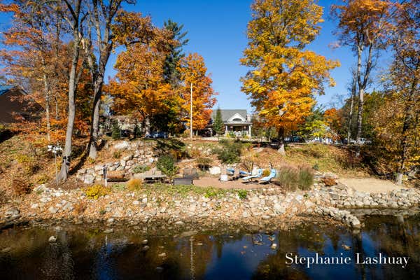 2769 THORNAPPLE RIVER DR SE, GRAND RAPIDS, MI 49546, photo 2 of 84