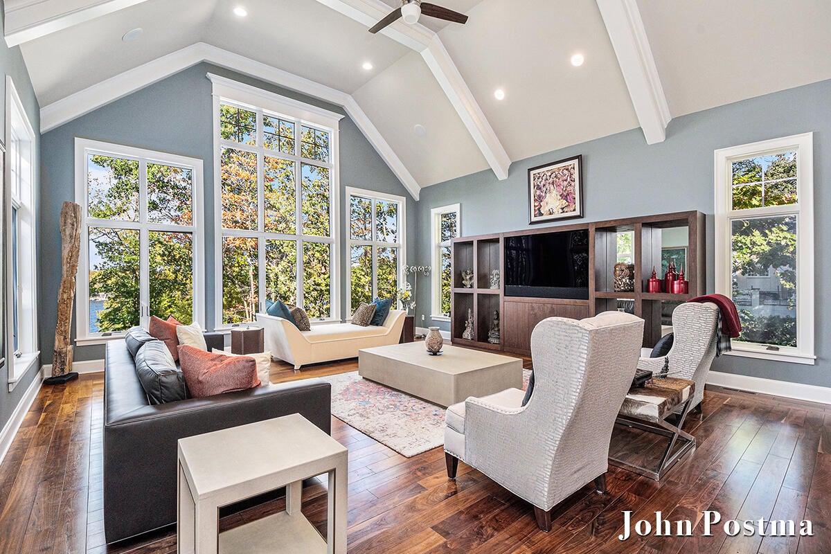 East Grand Rapids, Michigan, 49506, United States, 4 Bedrooms Bedrooms, ,6 BathroomsBathrooms,Residential,Active,2015444