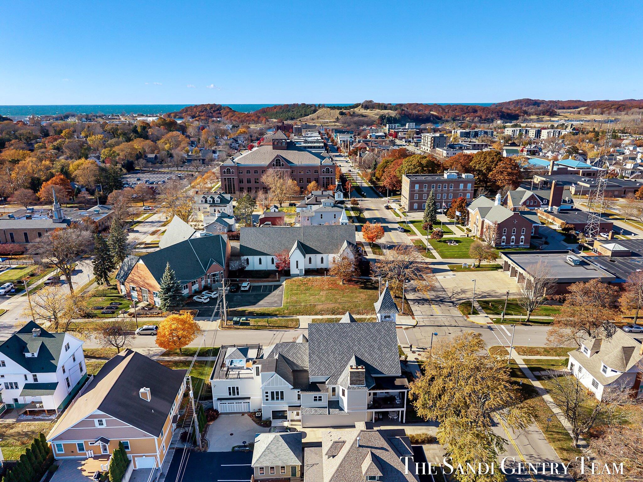 Grand Haven, Michigan, 49417, United States, 3 Bedrooms Bedrooms, ,6 BathroomsBathrooms,Residential,Active,1972168