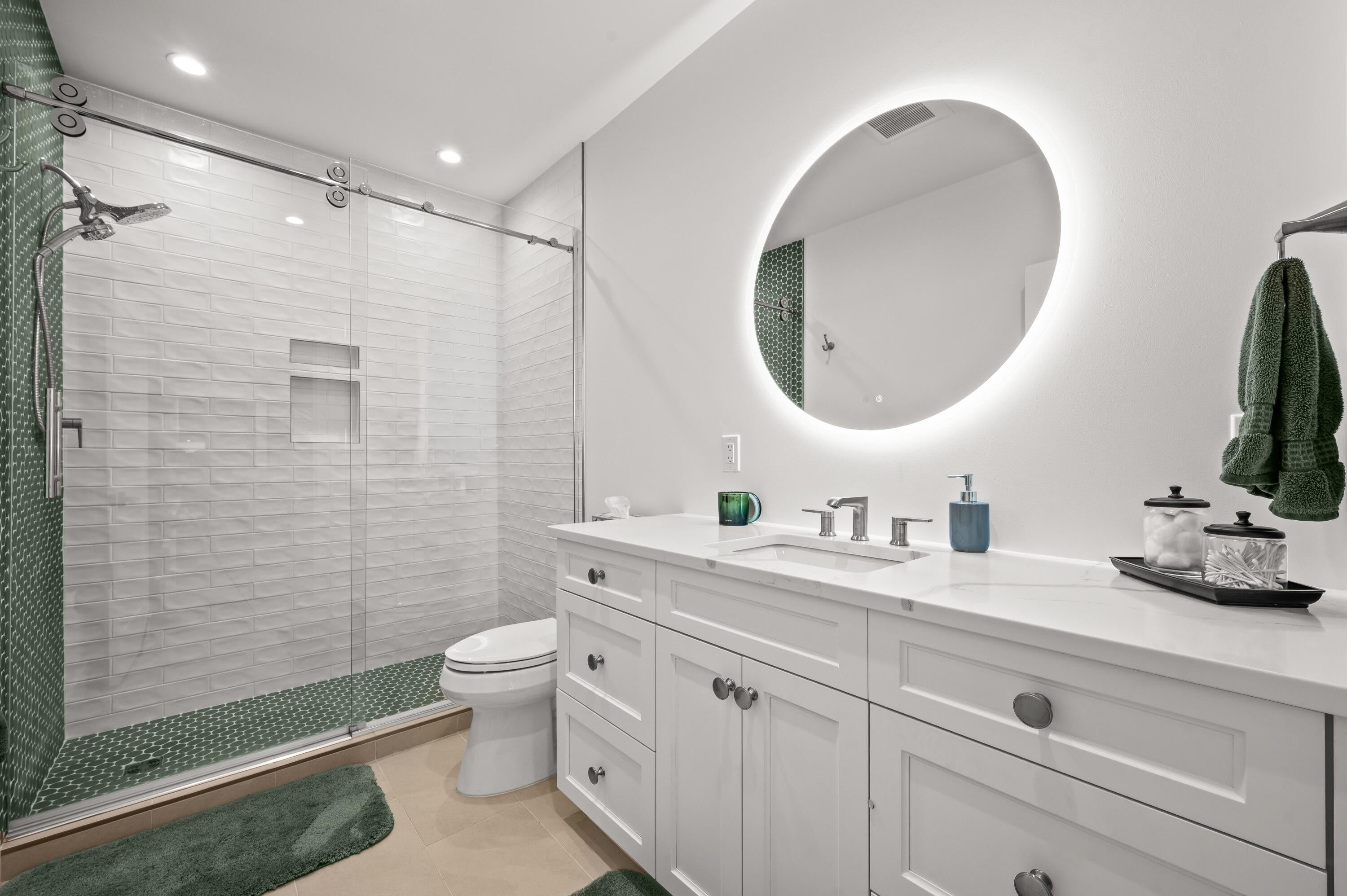 St. Joseph, Michigan, 49085, United States, 6 Bedrooms Bedrooms, ,6 BathroomsBathrooms,Residential,Active,1985598