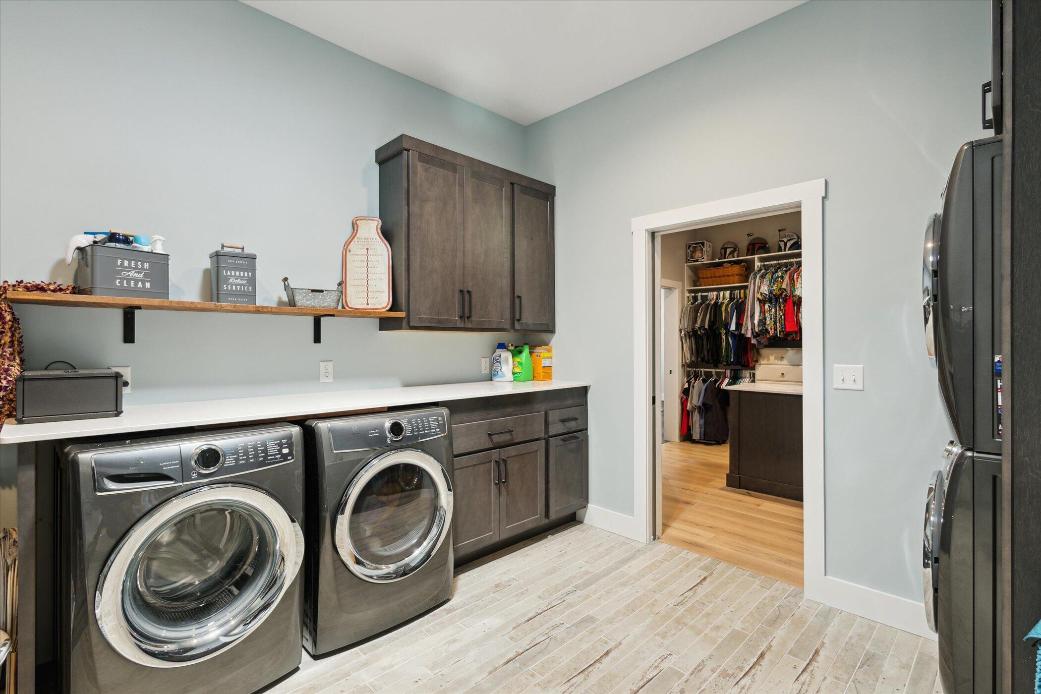 Niles, Michigan, 49120, United States, 5 Bedrooms Bedrooms, ,5 BathroomsBathrooms,Residential,Active,1769298