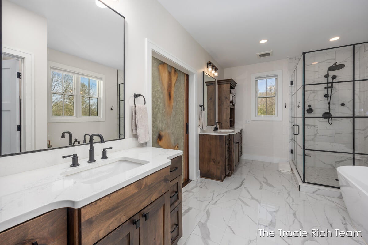 Rockford, Michigan, 49341, United States, 5 Bedrooms Bedrooms, ,5 BathroomsBathrooms,Residential,Active,1929409