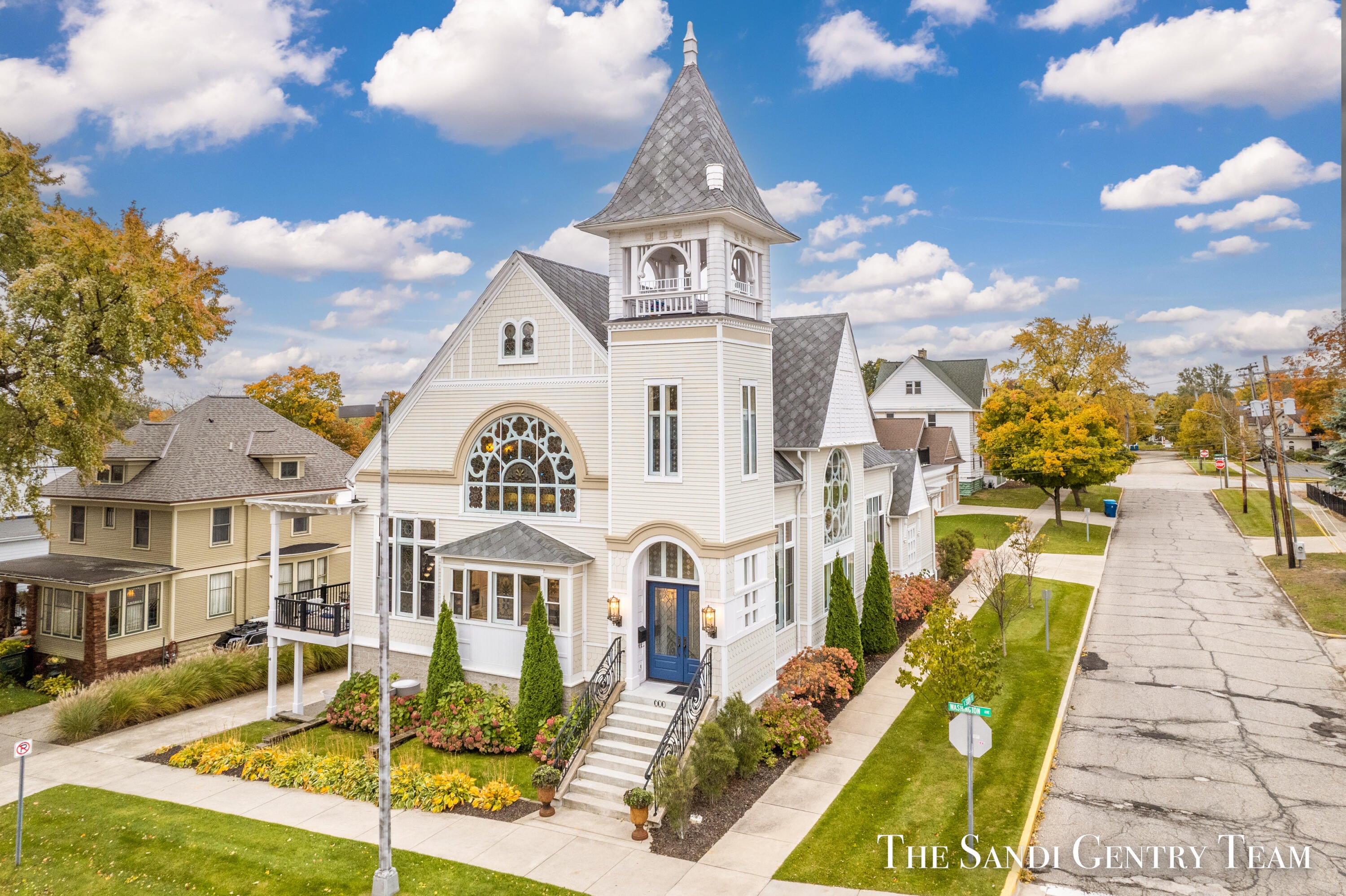 Grand Haven, Michigan, 49417, United States, 3 Bedrooms Bedrooms, ,6 BathroomsBathrooms,Residential,Active,1972168